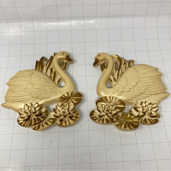 Incredible Swan Chalkware Set 1987 Miller Studio Cream / Gold / 2pcs Set - Picture 14 of 14